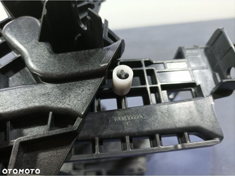 BMW 3 G20 G21 M3 G80 RAMKA MOCOWANIE KONSOLI NAWIGACJI 6811443 - 6