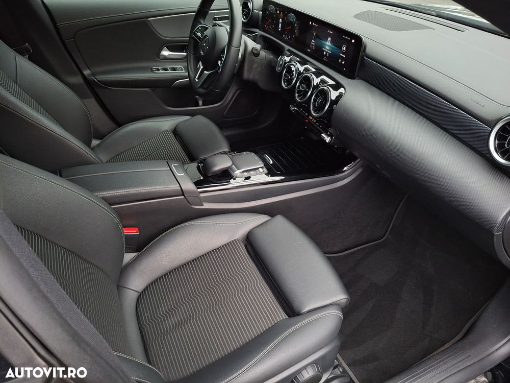 Mercedes-Benz CLA 180 7G-DCT - 11