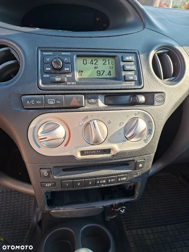 Toyota Yaris 1.4 D-4D - 8