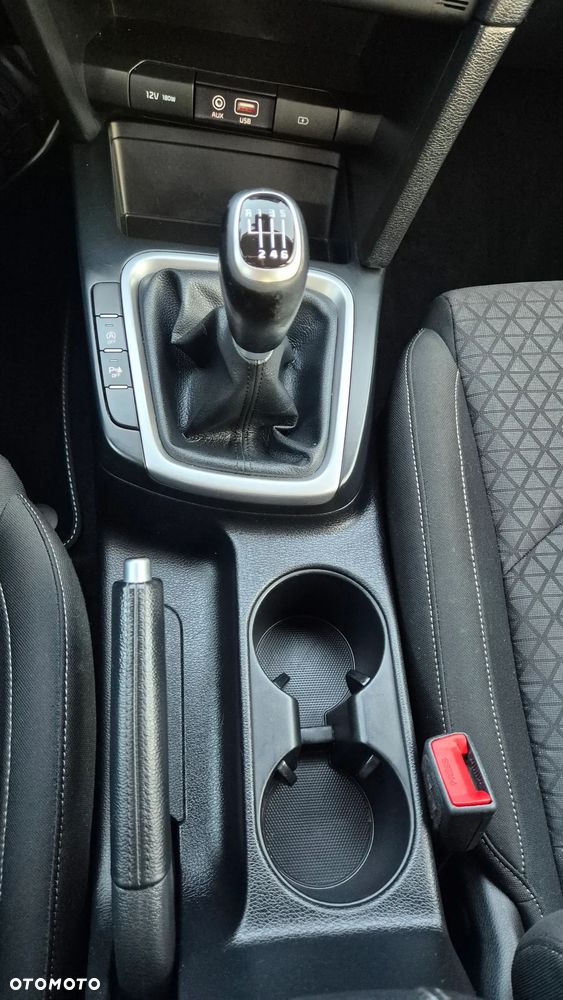 Kia Ceed - 27