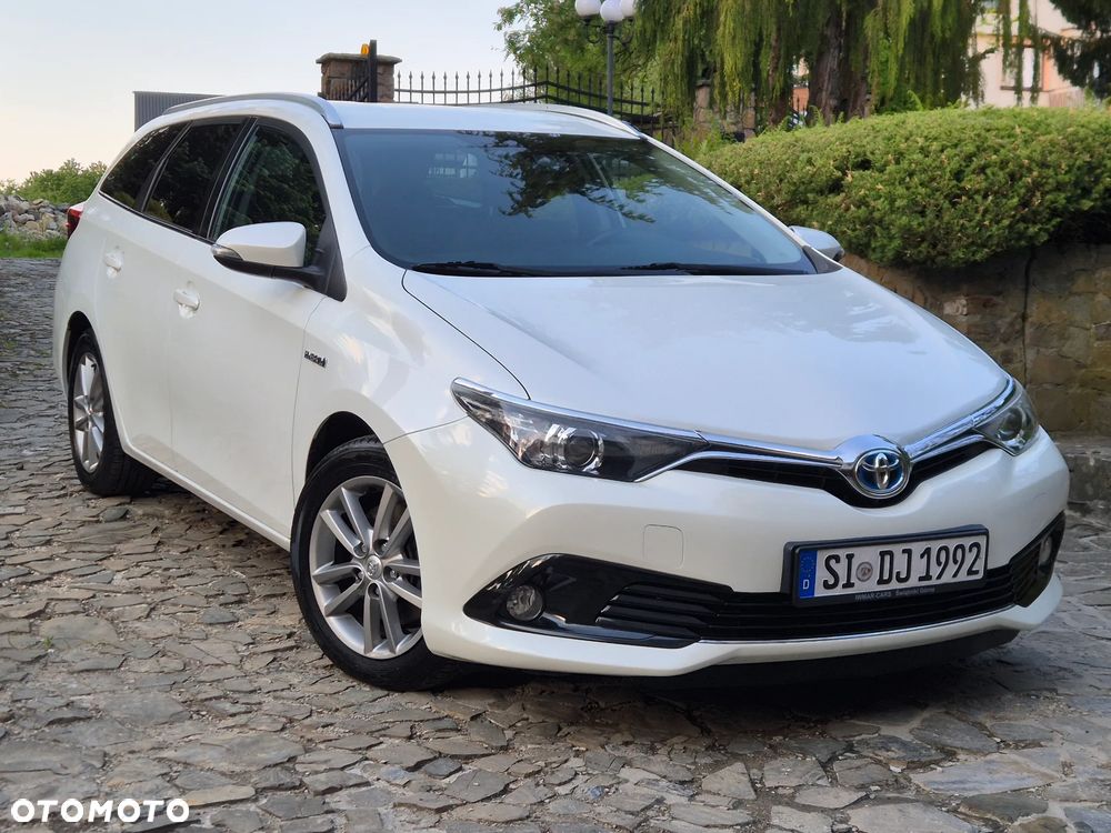 Toyota Auris - 4