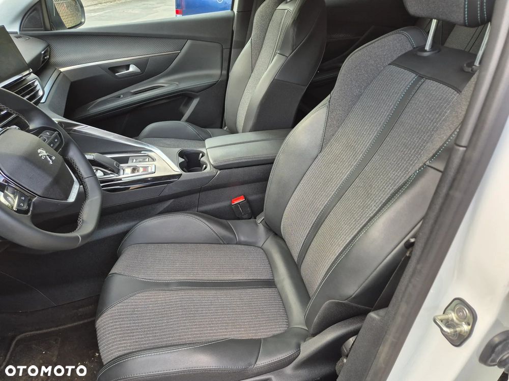 Peugeot 3008 BlueHDi 130 Stop & Start EAT8 Allure Pack - 28