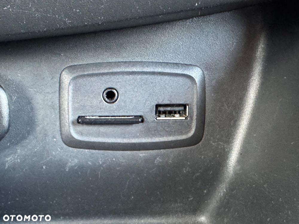 Renault Clio 0.9 TCe Limited - 33