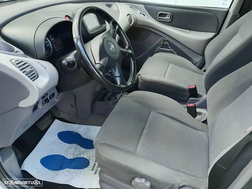 Nissan Almera Tino - 6