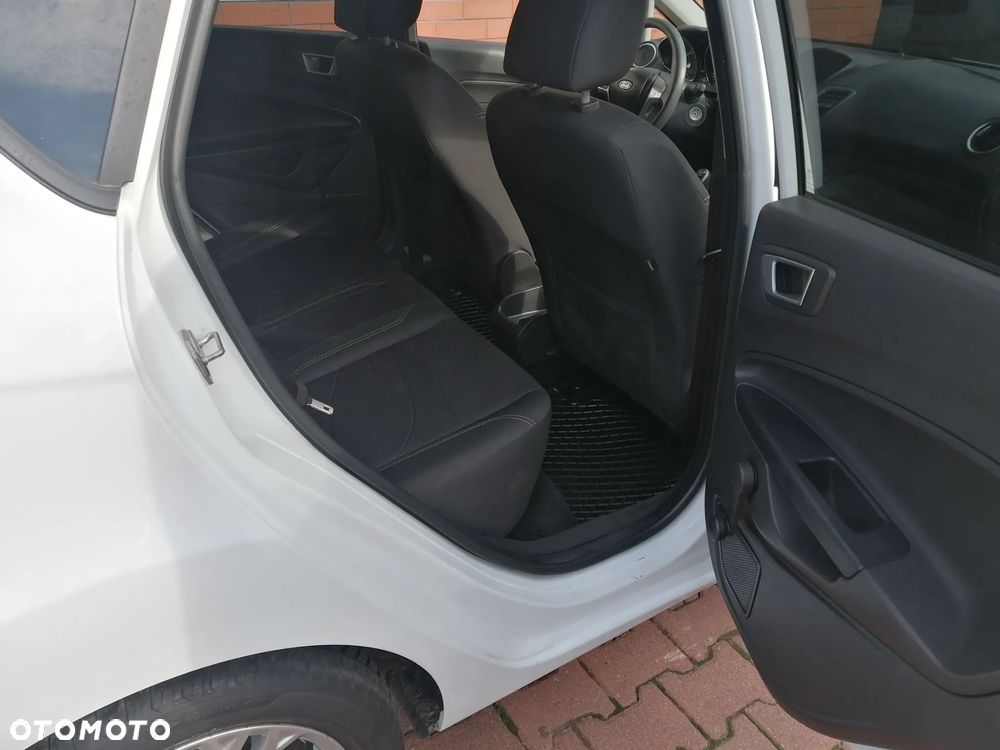 Ford Fiesta - 10