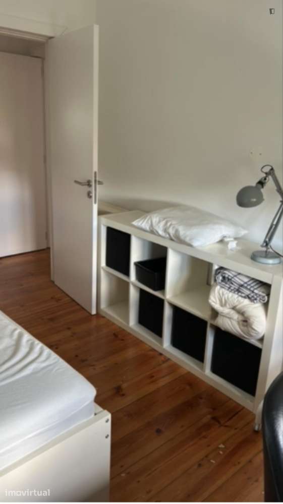 Quarto - localizado em Amadora Lisbon - Grande imagem: 3/13