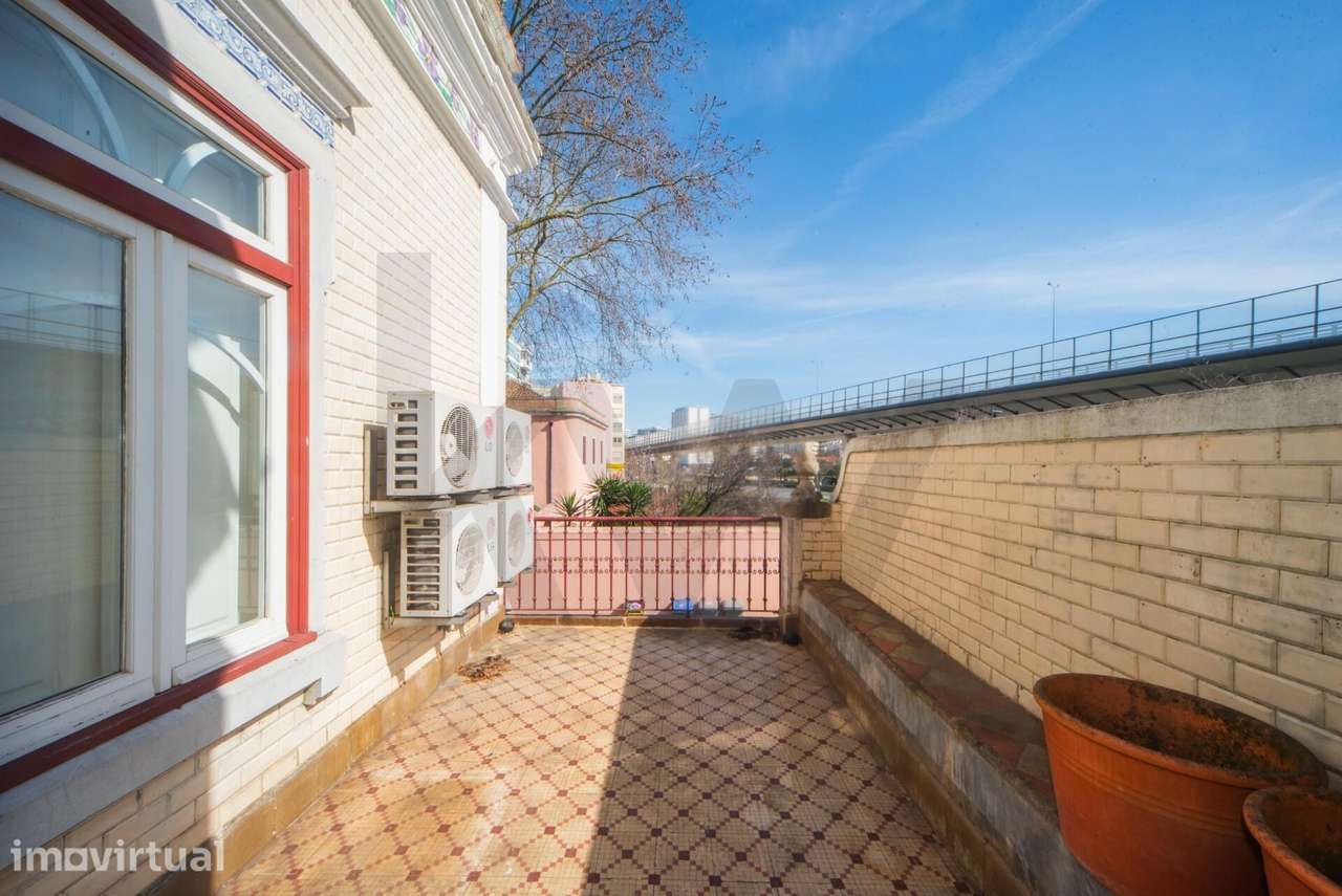 Apartamento T3 para arrendar remodelado com jardim privado de 350m2 - Grande imagem: 4/43