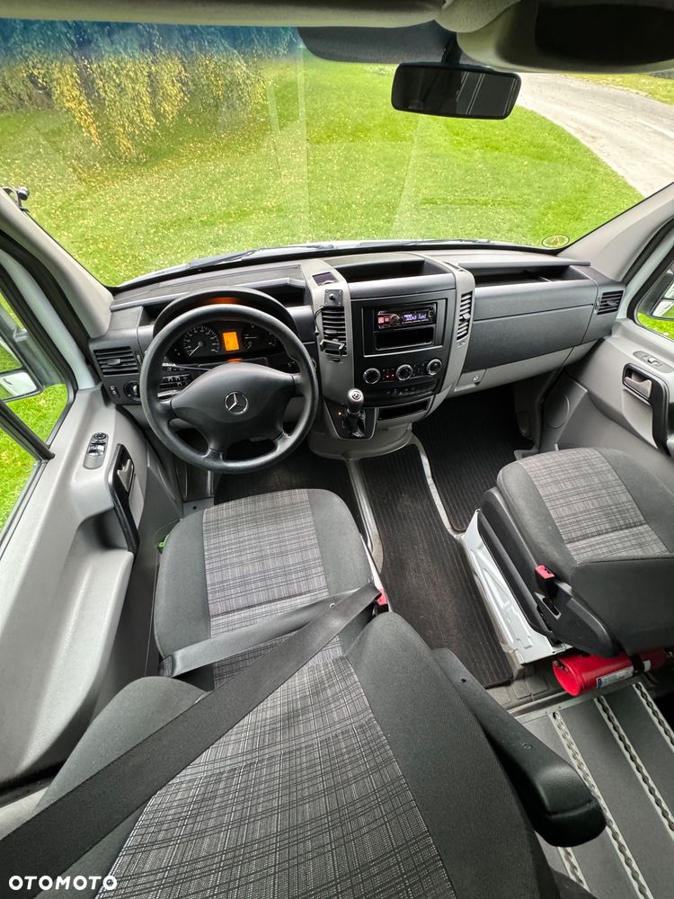 Mercedes-Benz Sprinter - 11