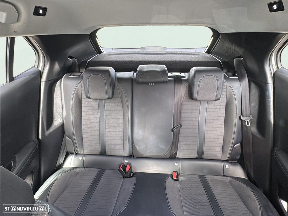 Peugeot 2008 1.5 BlueHDi Allure Pack - 17