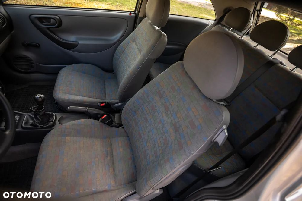 Opel Corsa 1.2 16V - 18