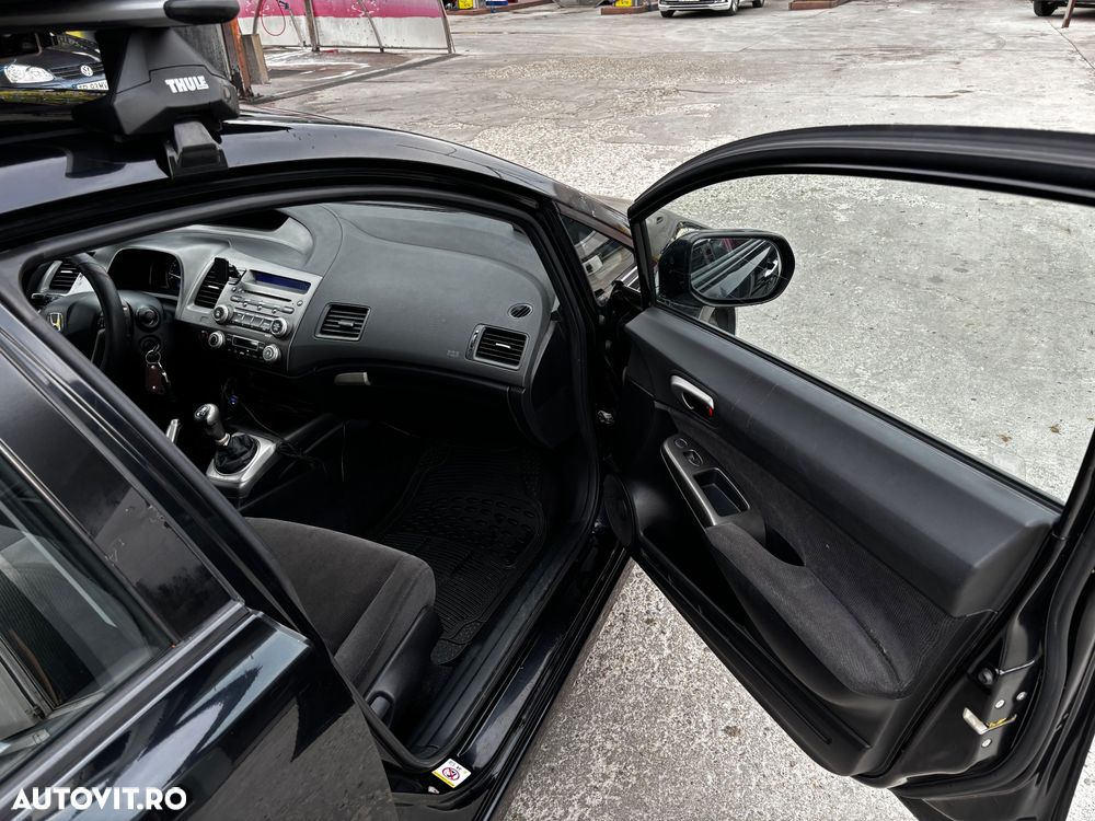 Honda Civic 1.8 S - 8