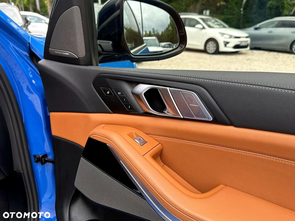 BMW X7 M50i sport - 26