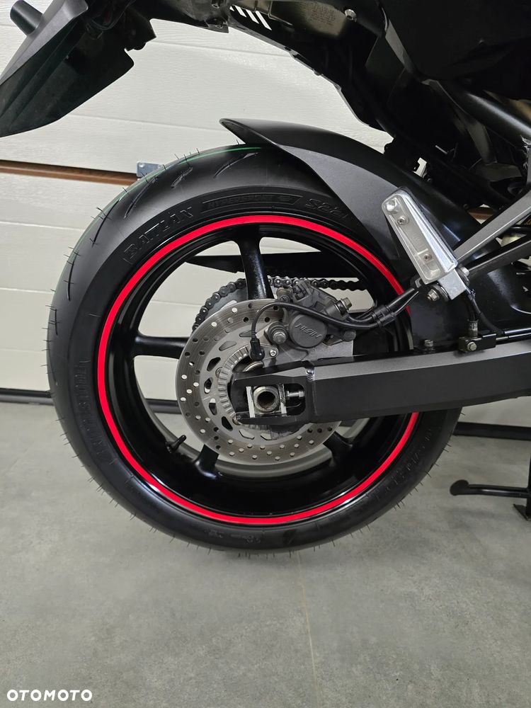 Yamaha FZ6 - 8