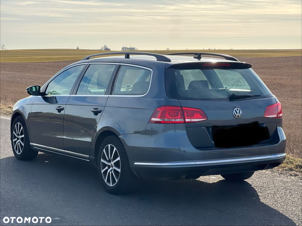 Volkswagen Passat - 4