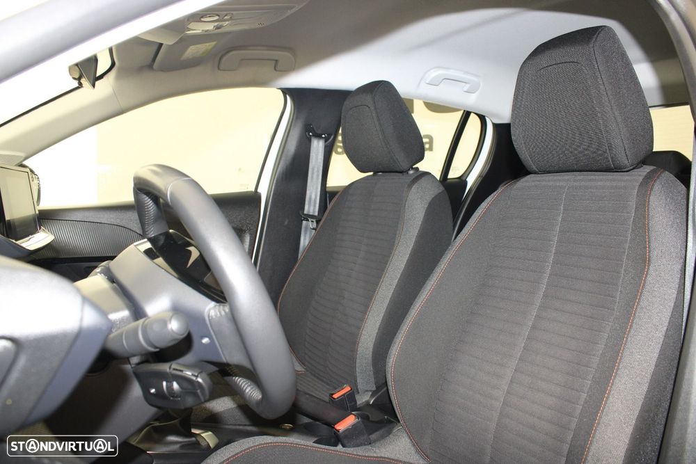 Peugeot 208 1.5 BlueHDi Active Pack — fotografia 24
