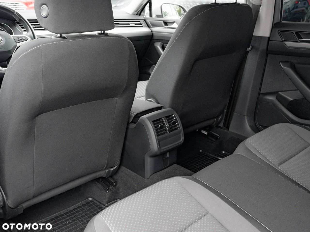 Volkswagen Passat 1.5 TSI EVO Essence - 23