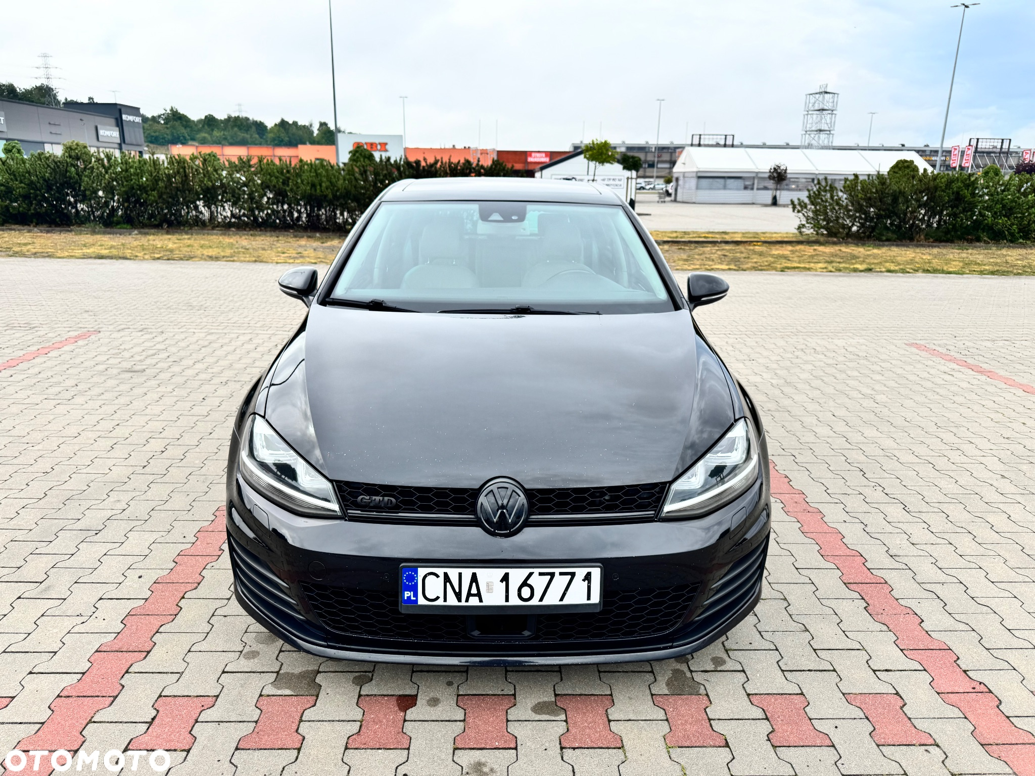 Volkswagen Golf - 2