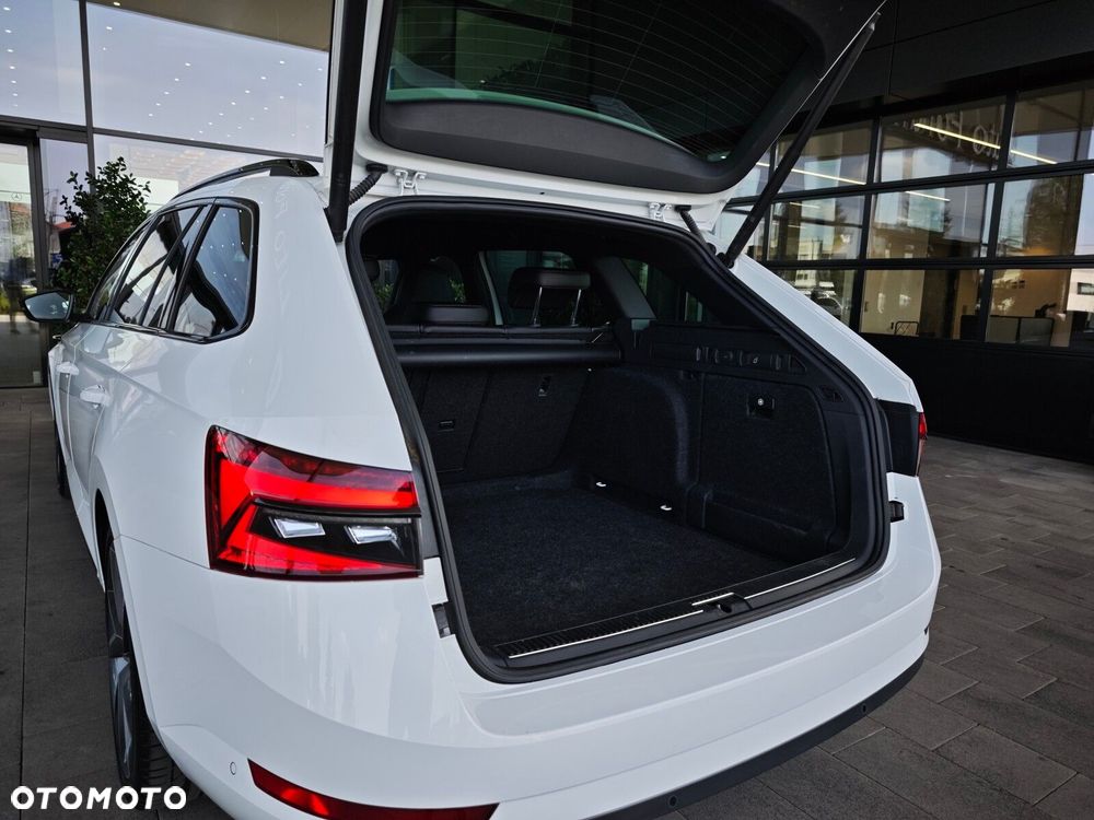 Skoda Superb 2.0 TDI SCR 4x4 Sportline DSG - 30
