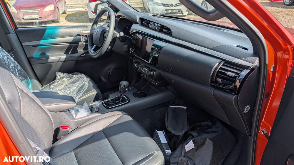 Toyota Hilux 2.8D 204CP 4x4 Double Cab AT MHEV Invincible - 13