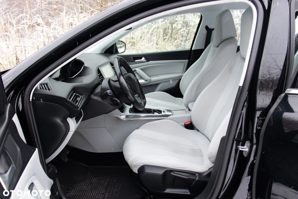 Peugeot 308 1.6 THP Active - 16