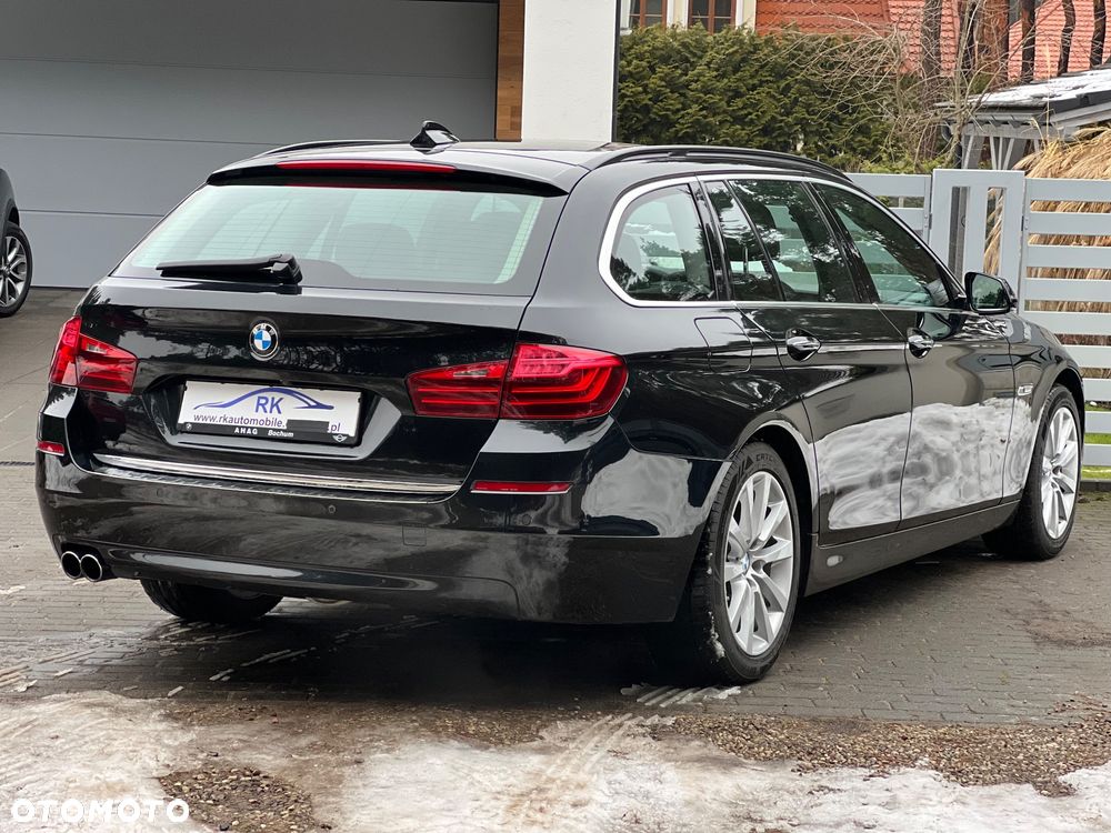 BMW Seria 5 525d Sport-Aut Luxury Line - 7