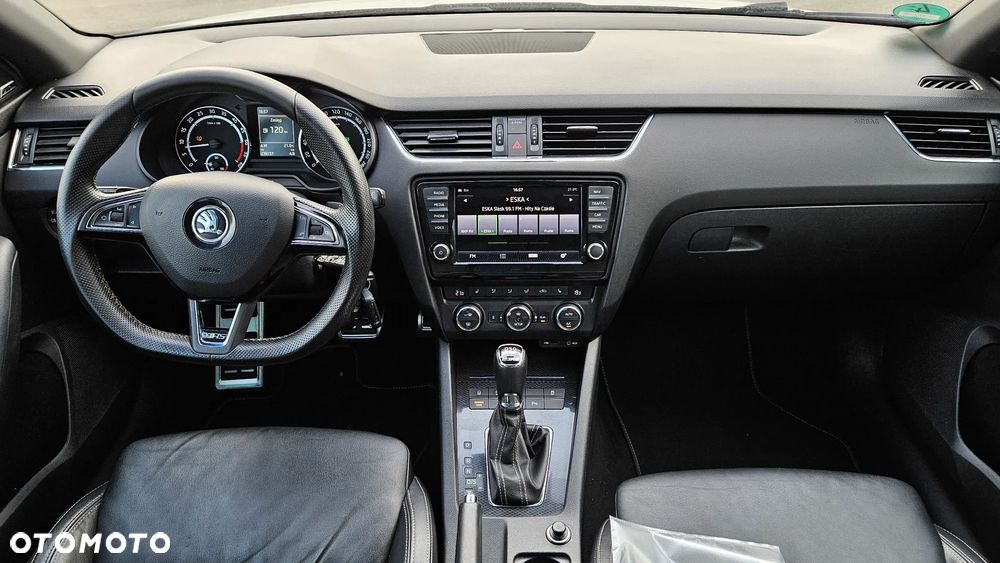 Skoda Octavia Combi 2.0 TDI DSG RS - 6