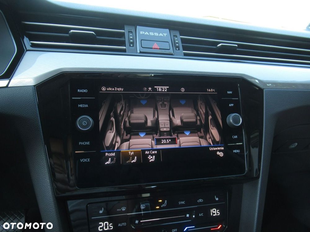 Volkswagen Passat - 31