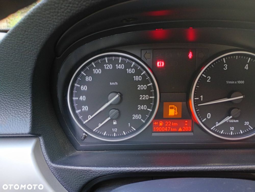 BMW Seria 3 318i - 9