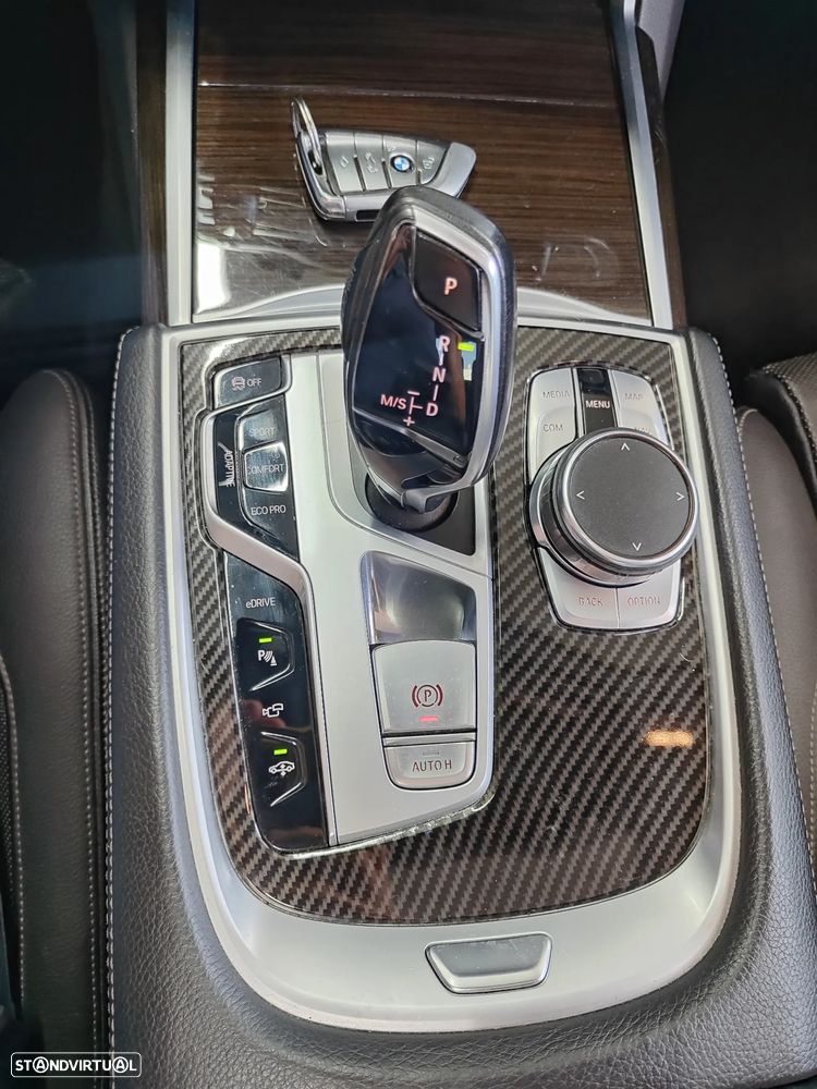 BMW 740 e iPerformance Pack M - 29