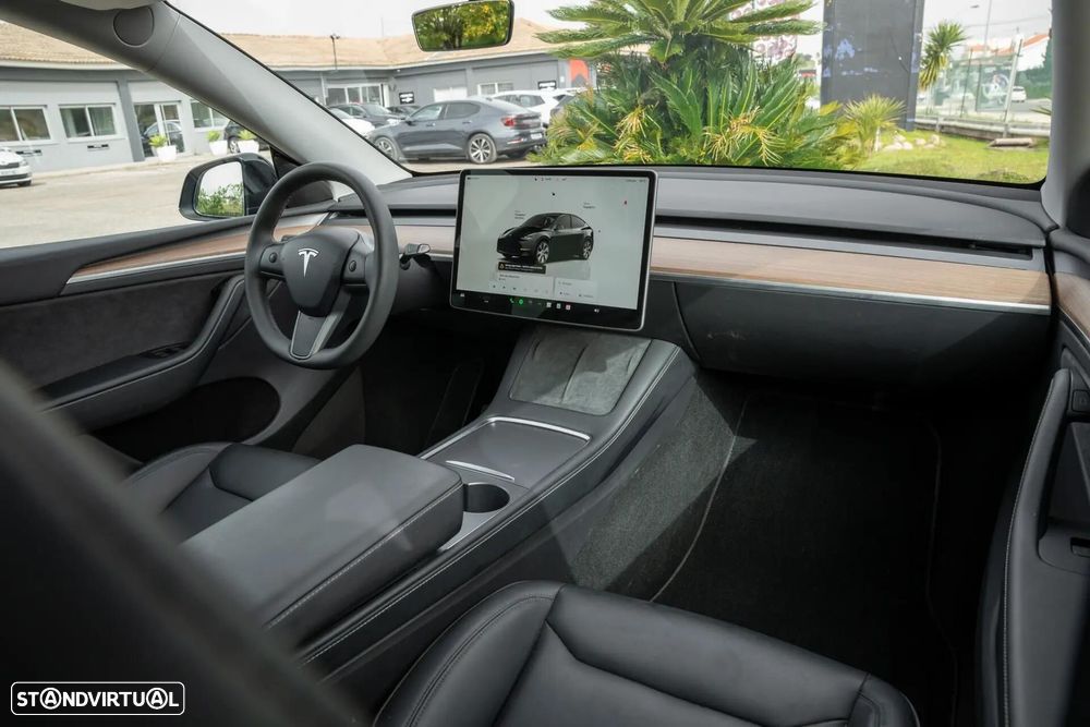Tesla Model Y Long Range Dual Motor AWD - 13