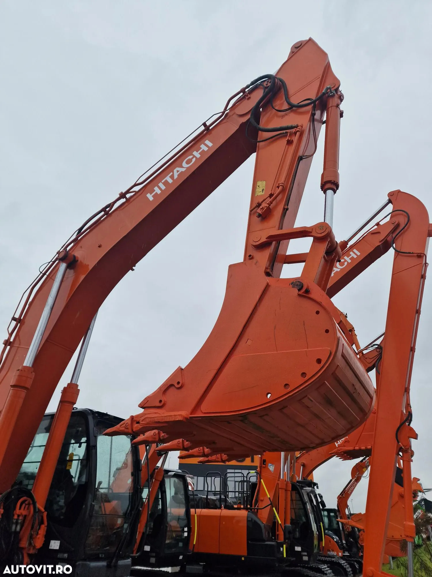 Hitachi ZX350-7, 37t, cupa NOUA 2,2mc, inst picon, a dous inst hidr, 3 pompe HITACHI, posibilitate leasing, STARE CA NOU-PRET DE CRIZA 179.000 EUR+Tva - 7