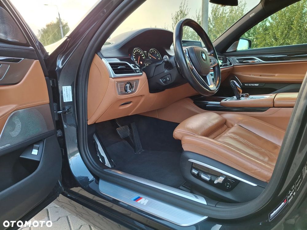 BMW Seria 7 750i xDrive - 9
