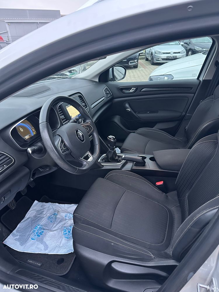 Renault Megane ENERGY TCe 100 LIFE - 9
