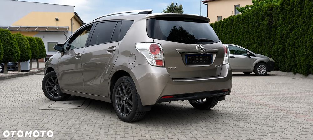 Toyota Verso 1.8 7-Sitzer Executive - 4