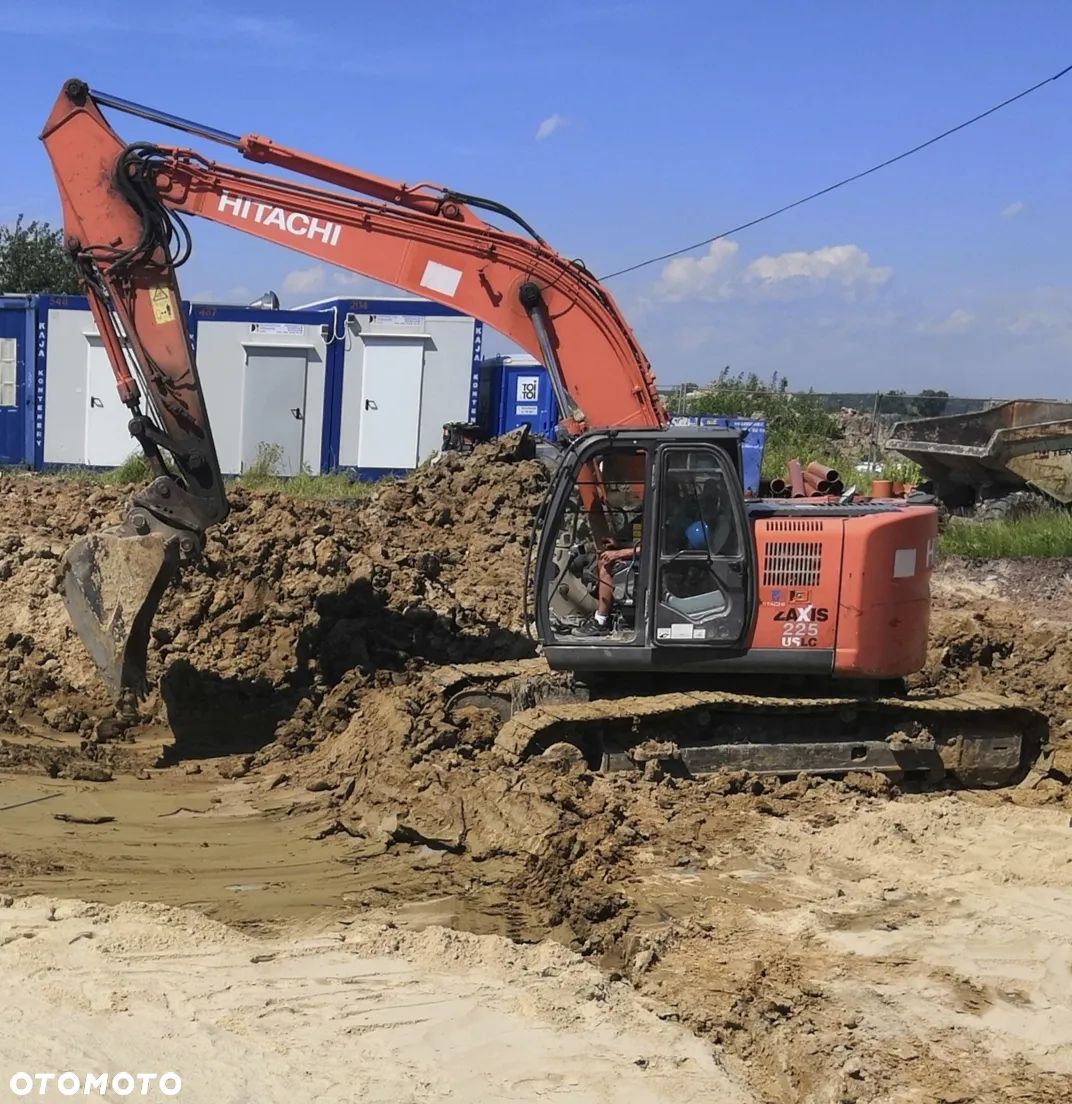 Hitachi 225USLC - 1
