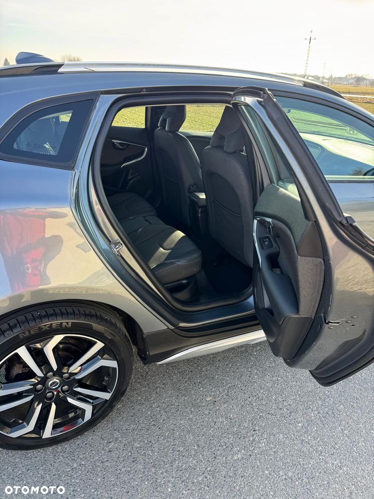 Volvo V40 Cross Country D3 Momentum - 19