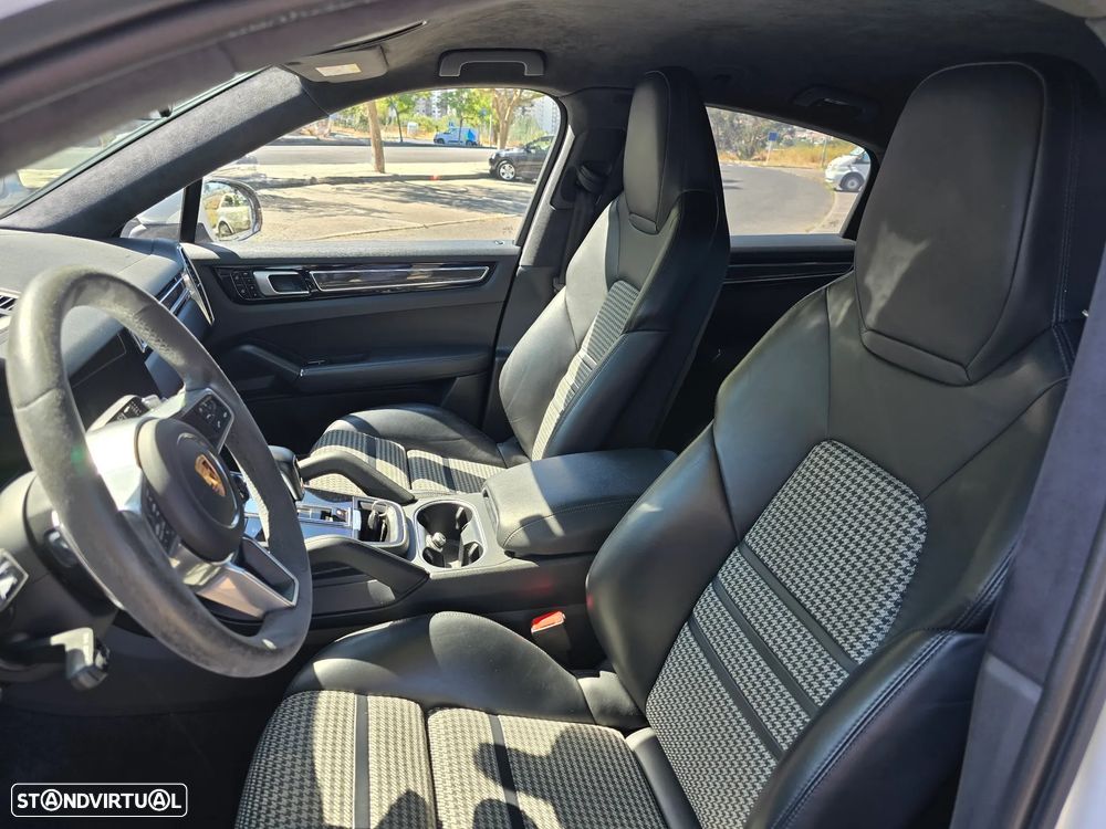 Porsche Cayenne Coupé E-Hybrid - 30