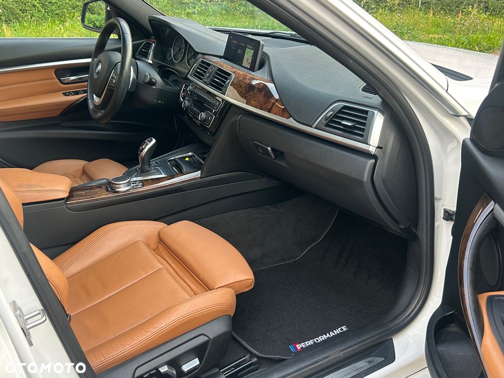 BMW Seria 3 330i xDrive M Sport - 5