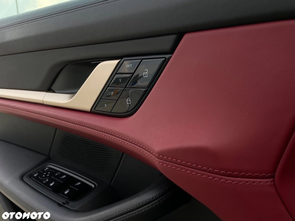 Porsche Taycan 4S Performance Plus - 36