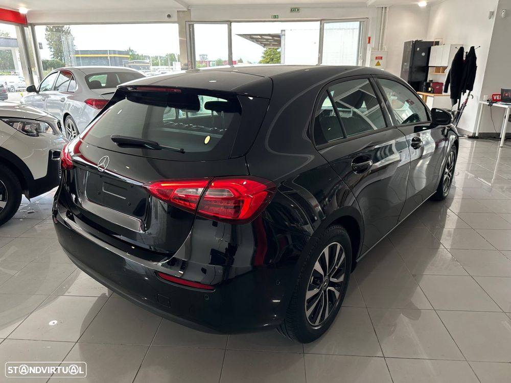 Mercedes-Benz A 180 d Style Plus - 11