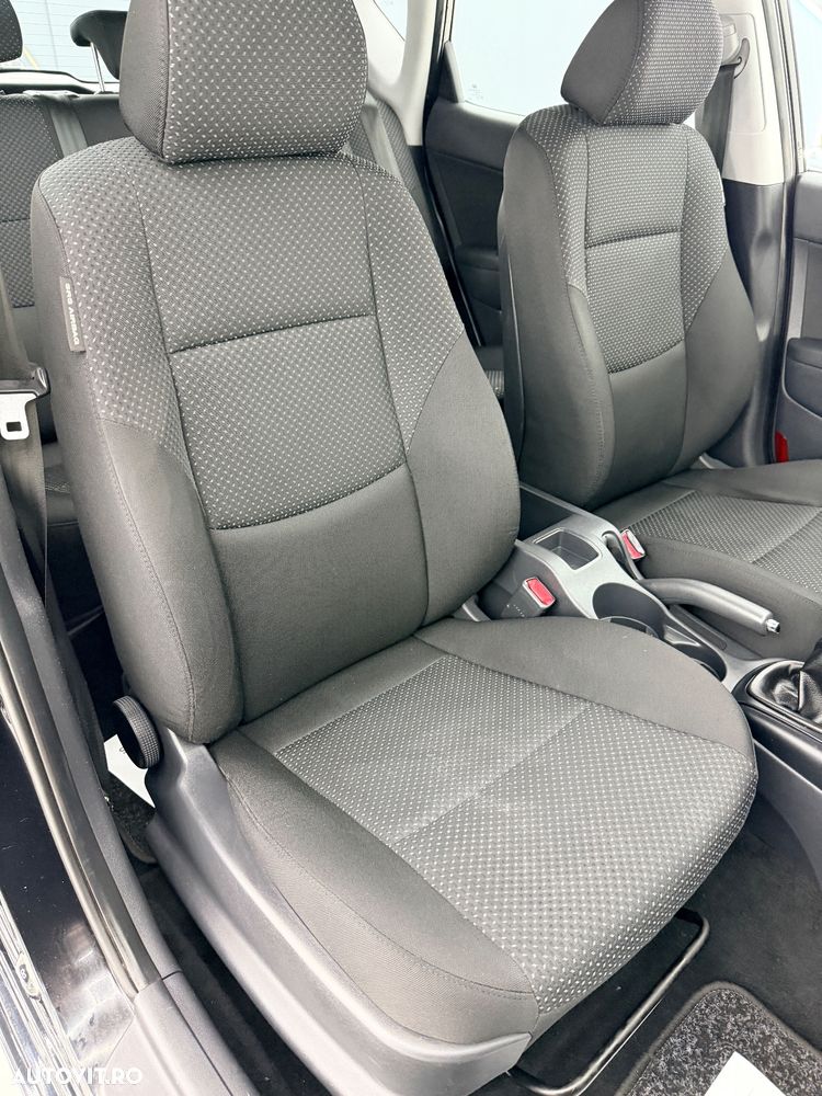 Hyundai i30 1.6 CRDI blue Classic - 15