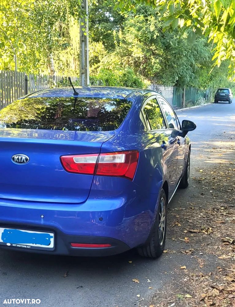 Kia Rio - 5