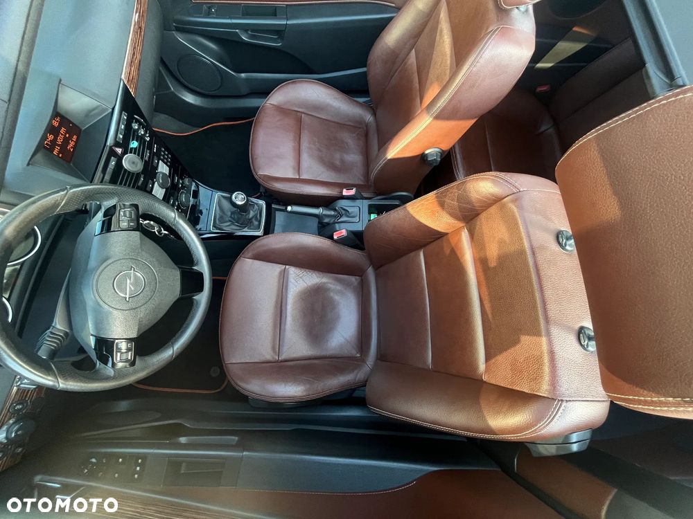 Opel Astra 2.0 Turbo Cosmo - 18