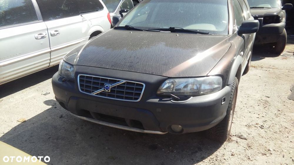 Klapa bagażnika VOLVO V70 XC AWD CROS COUNTRY 2,4 lampy... - 2