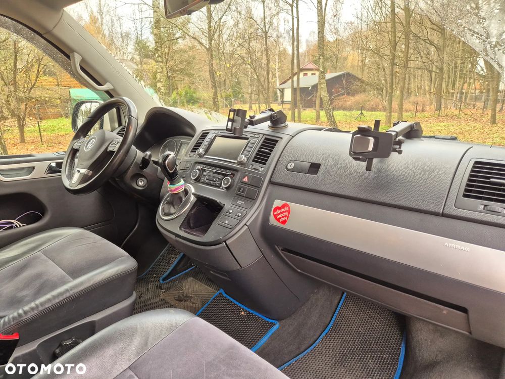 Volkswagen Multivan - 12