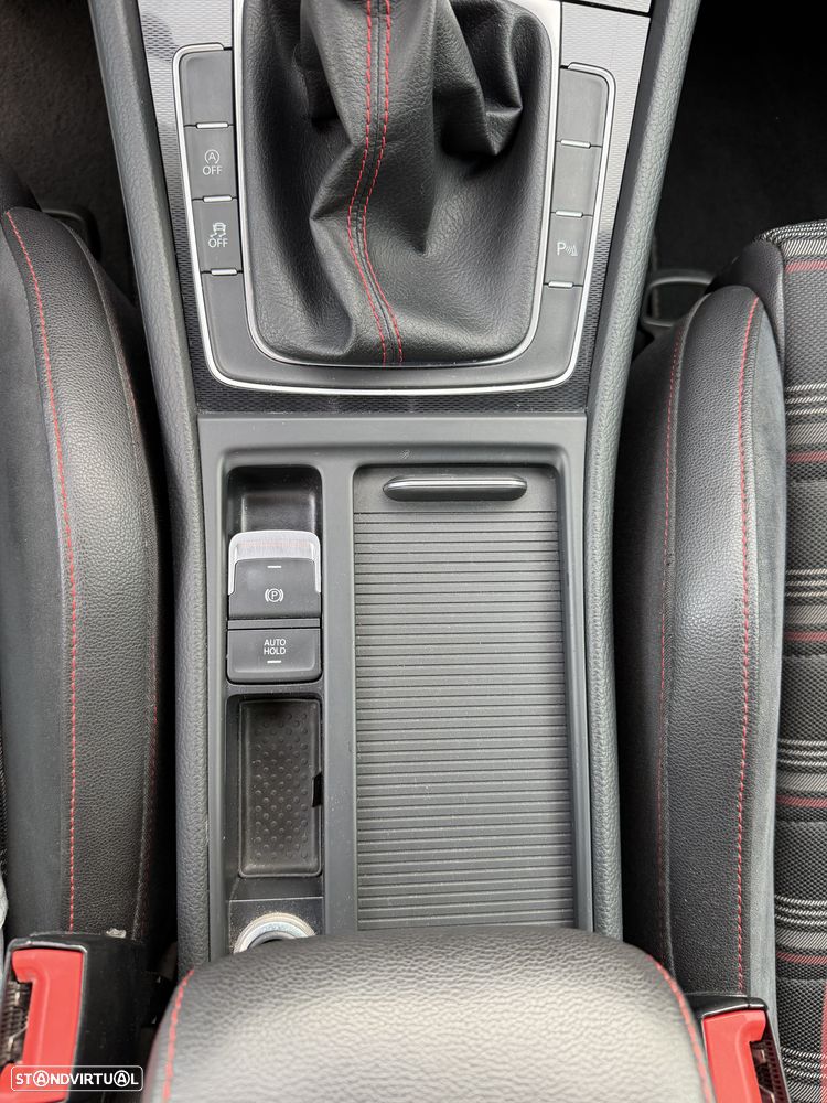 VW Golf GTI Performance BlueMotion - 19