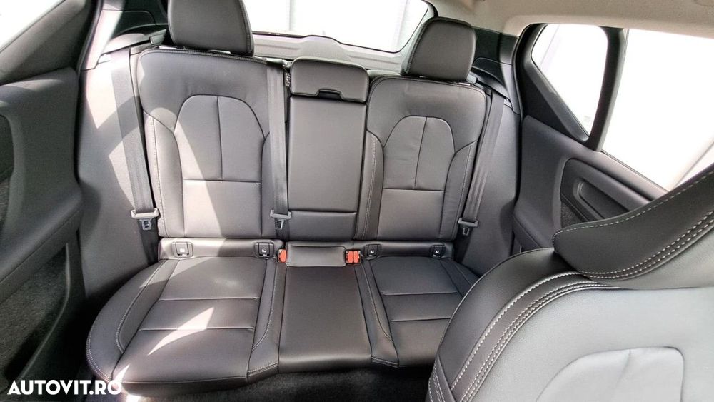 Volvo XC 40 B3 AT FWD MHEV Core - 12