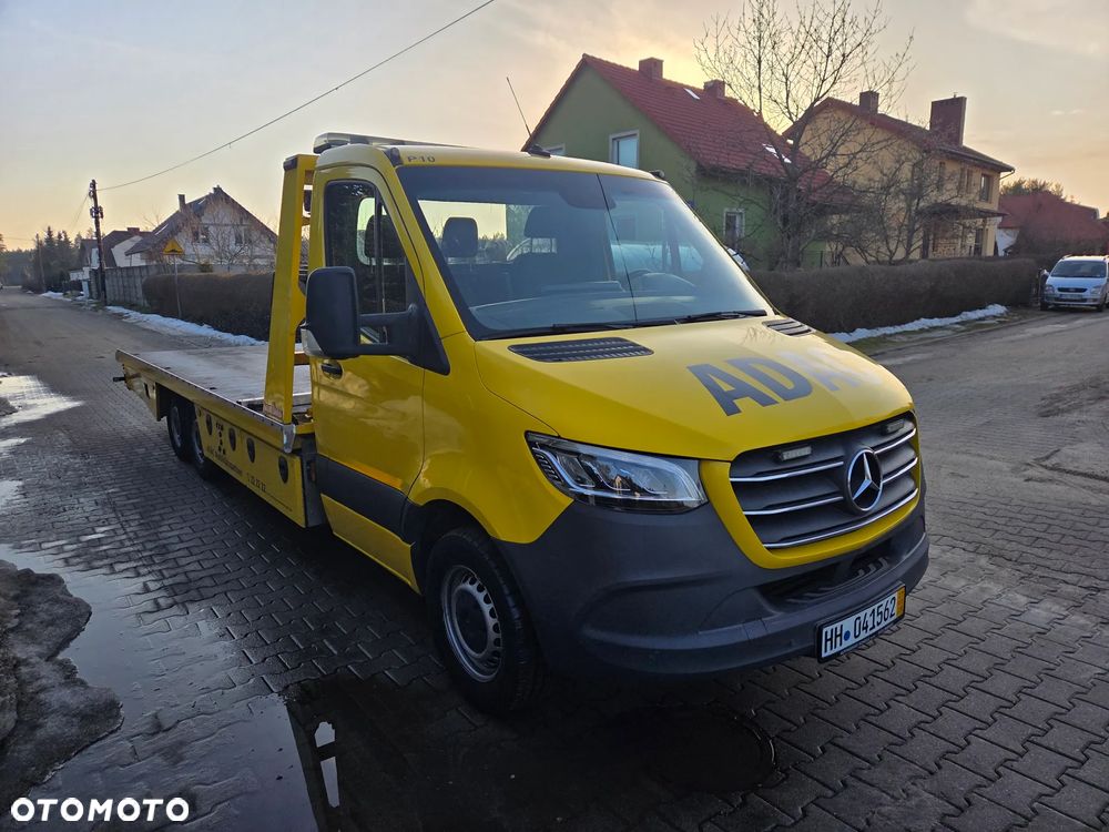 Mercedes-Benz Sprinter - 2