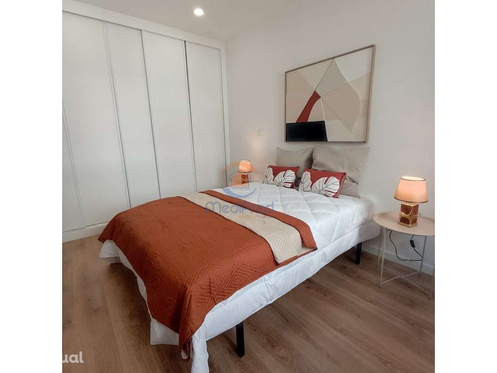 Apartamento T3 TOTALMENTE RENOVADO com 2 Varandas | Benfica - Grande imagem: 4/9