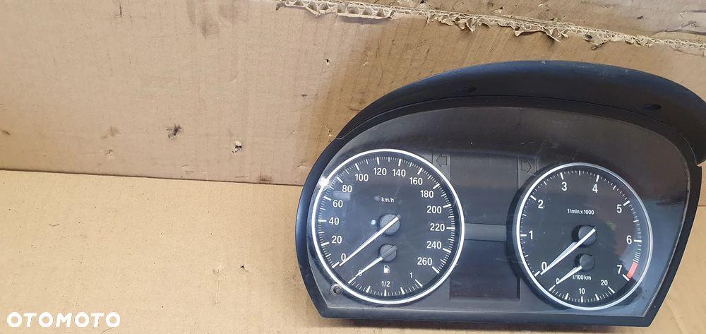 Licznik zegary BMW 3 E90 2.0 B 9242338 - 2